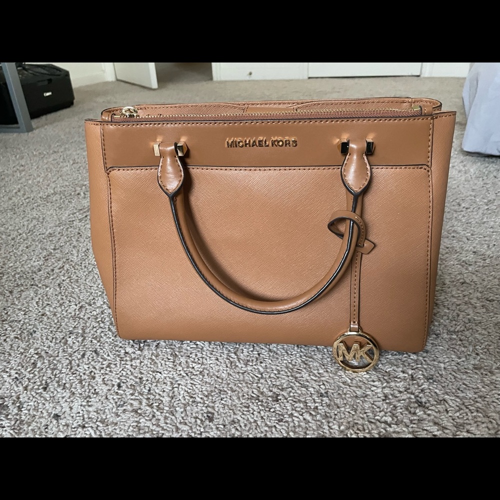 Michael Kors purse medium